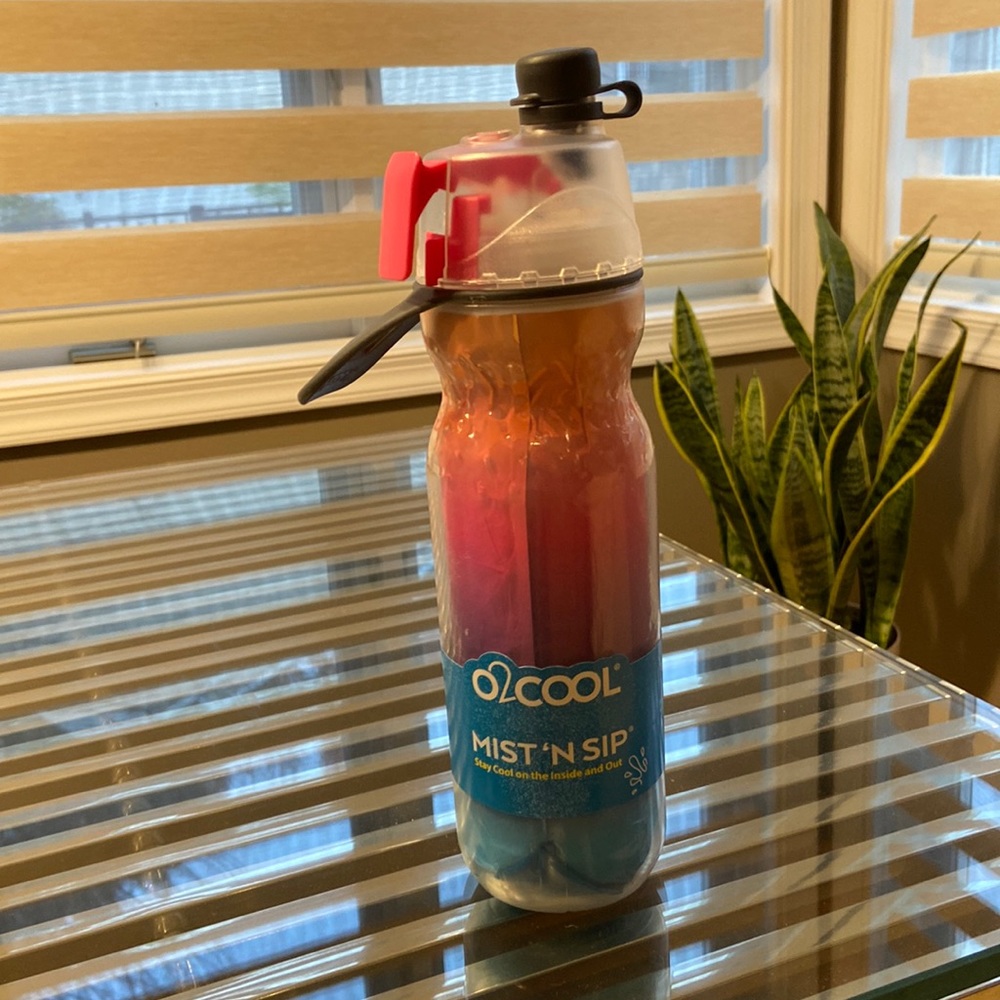 Ombré Must and Sip water bottle
